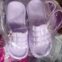 ORIGINAL  WOMEN'S TRENDY RUBBER SLIDES SLIPPERS FOOTWEAR IN DIFFERENT SIZES AND COLOUR.